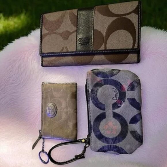 Coach Bundle Set of 3 Wallets, Coin case and Key/coin case - Picture 2 of 10
